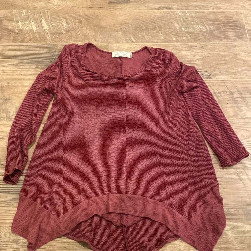 SINUOUS Women’s Red Top Size Small